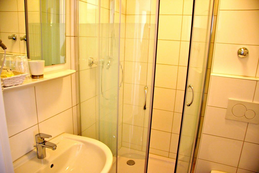 Hotel Gemini Düsseldorf Quarto foto